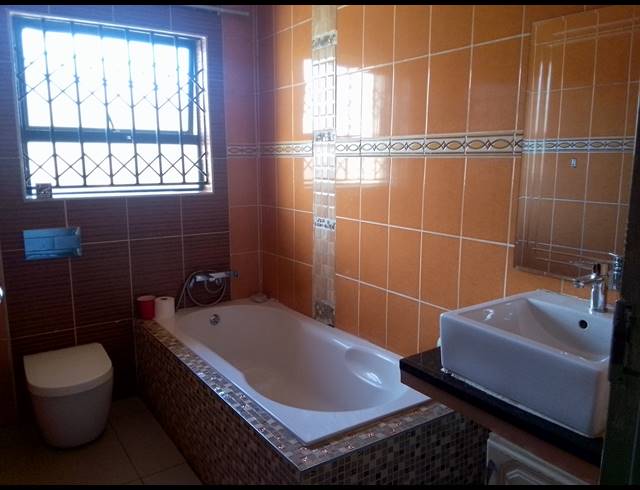 5 BEDROOM FREEHOLD FOR SALE IN CULEMBORG PARK